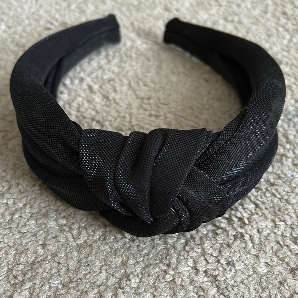 Elegant Black Knotted Headband